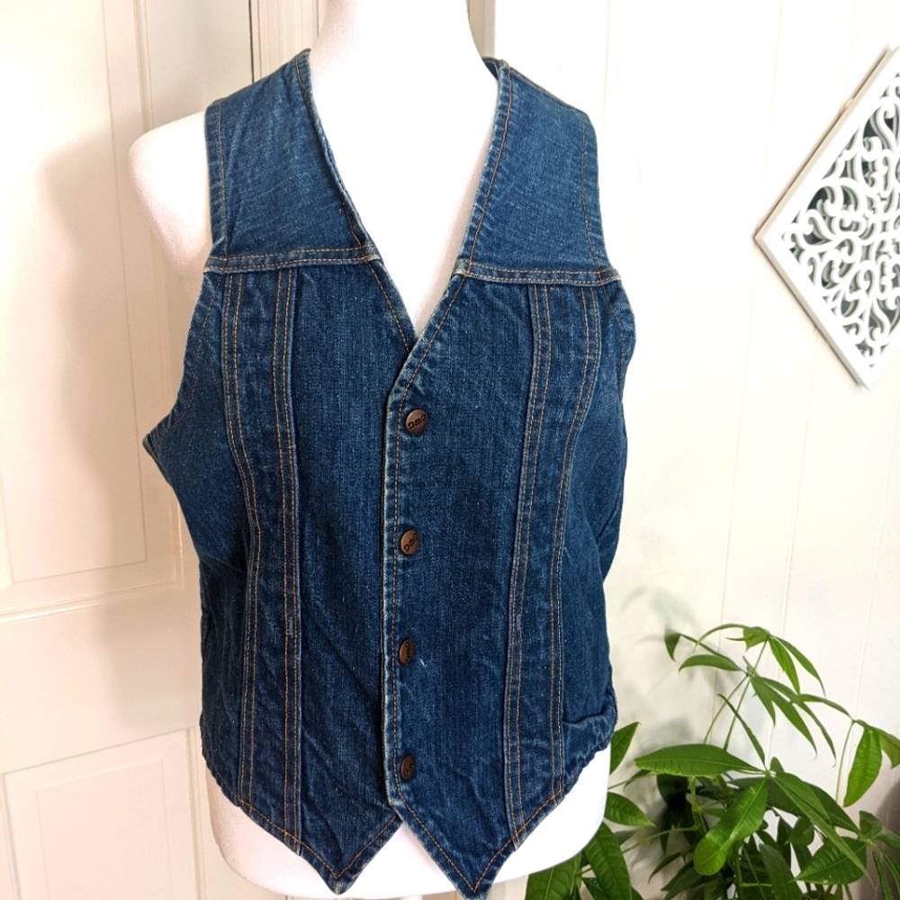 Vintage Snap Front Best, Great Western Garment Co. Made in Canada. Rare